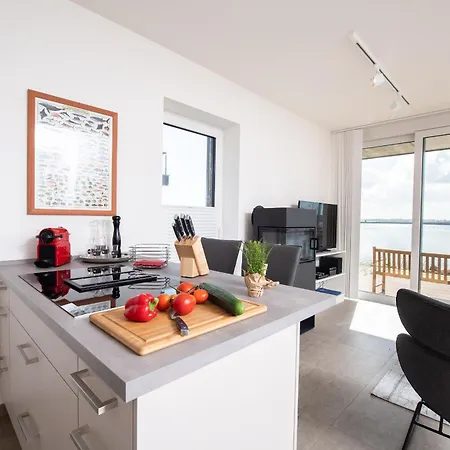 Dock 76 Main