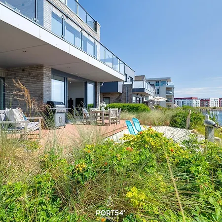 Dock 76 Main Apartment