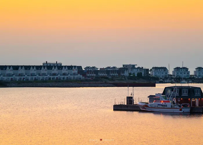 Dock 76 Main Апартаменты *